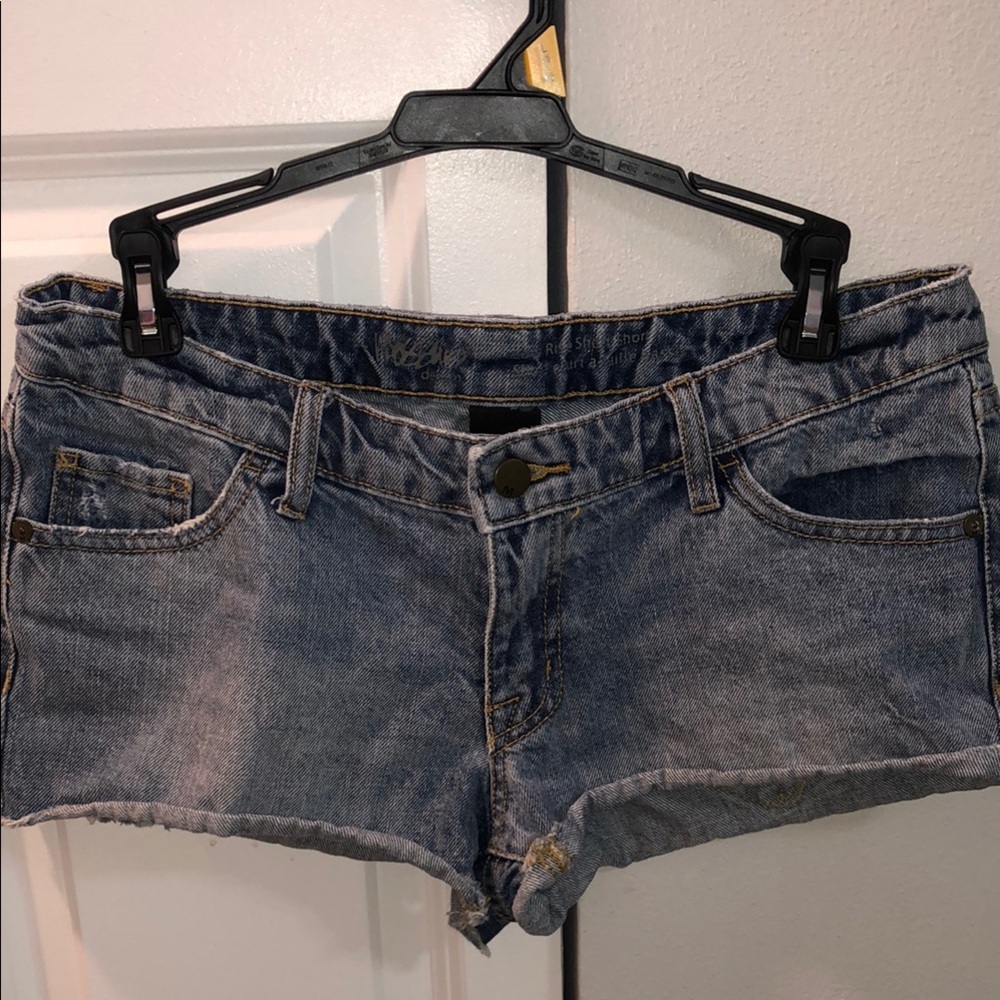 MOSSIMO Light Wash Women’s Jean Shorts